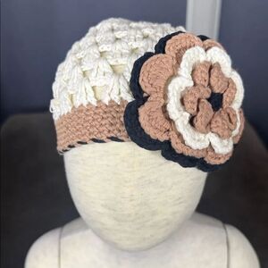 Daisy Baby Crocheted Skull Hat Beanie
Black White Brown Flower 6-12 months NEW